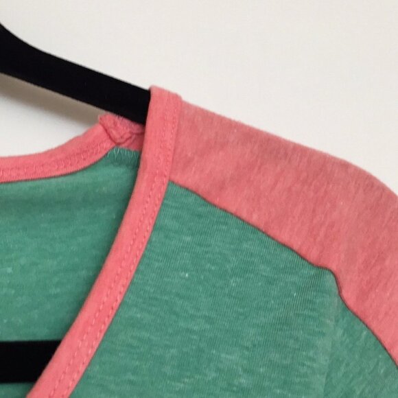 XS LuLaRoe Perfect Tee C04 33 - Picture 2 of 5